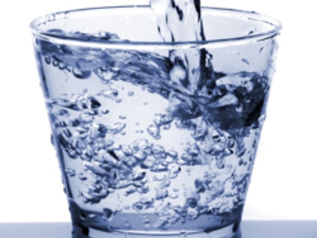 За здрави зъби - бяло сладко и чаша вода