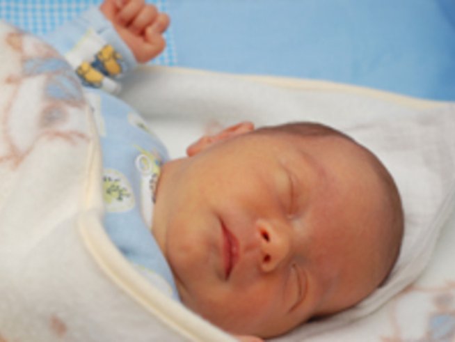 Много ли са три деца момичета в едно семейство?