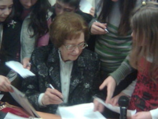 Леда Милева и книгите на живота й