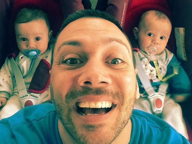 Лео и прекрасните близнаци Матия и Николо. Снимка: личен архив