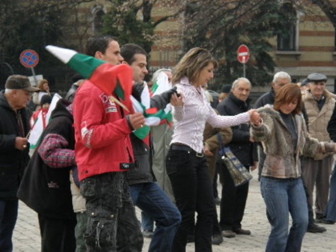 Narod.bg стартира с кръшно хорце!