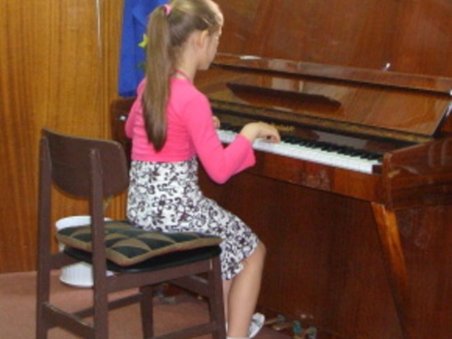 Да обградим малките деца с музика и красота