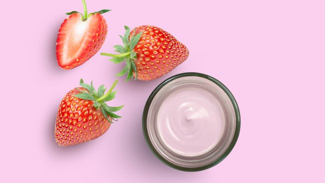 Маски с кисело мляко за след плаж. Снимка: istock