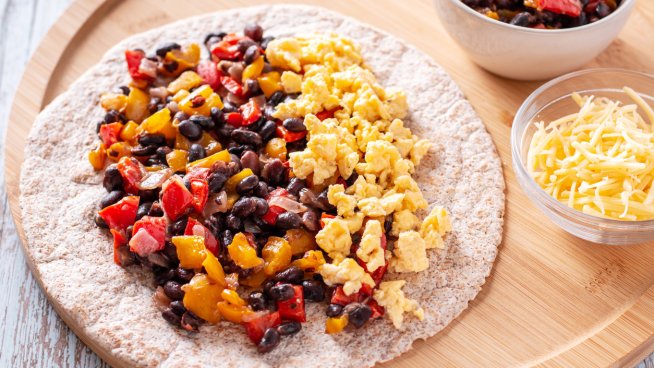 Яйца, черен боб и доматена салса е чудесна диетична закуска. Снимка: istock