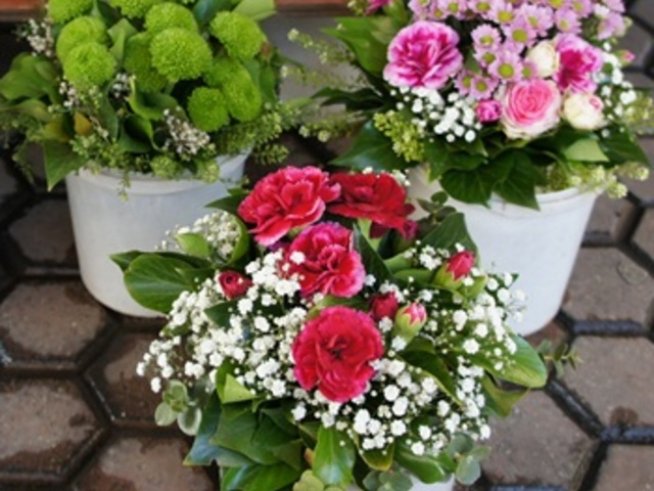 Сложете етикети за срок на годност на цветята и букетите