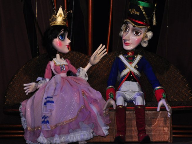 Снимка: Столичен куклен театър, "Огнивото"