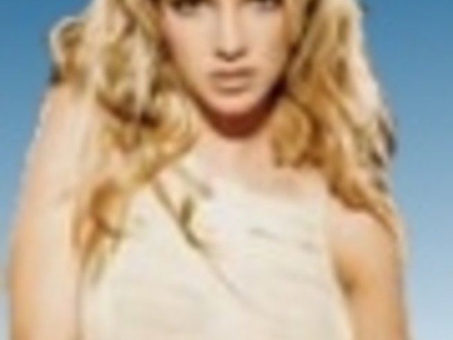 Бритни сключва брак на шега