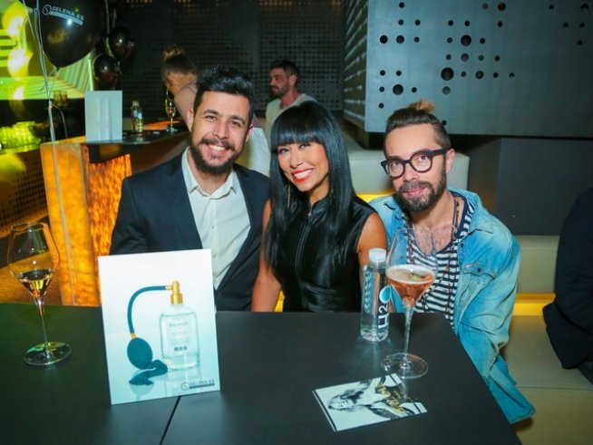 Теди Кацарова и Поли Генова глезят косите си с френска козметика