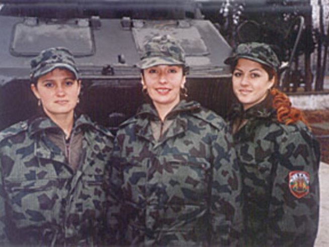 Жените в армията