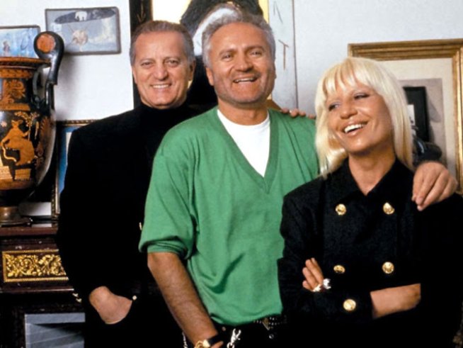 Джани Версаче със сестра му Донатела Версаче и брат му Санто Версаче.