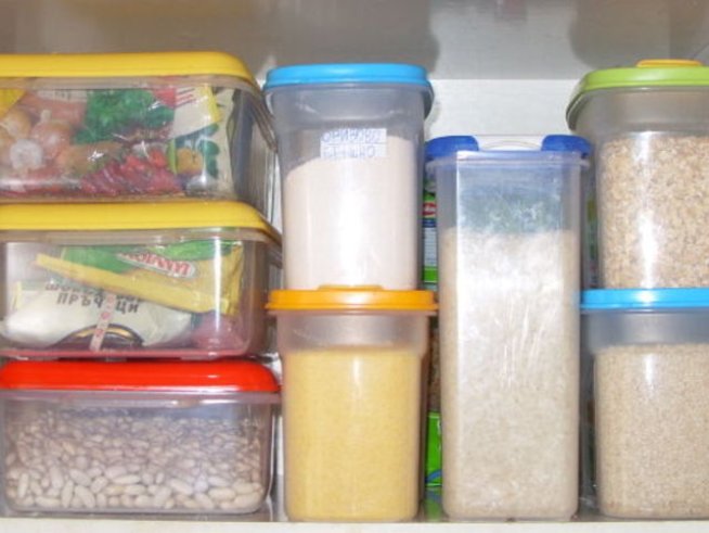 Хаос и ред в тесните кухненски шкафове