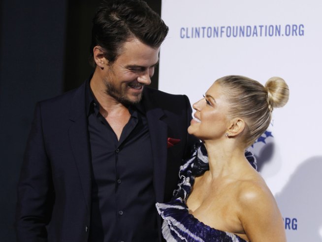 Джощ Дюамел и Фърги, когато изглеждаха безумно влюбени един в друг. Снимка: Reuters