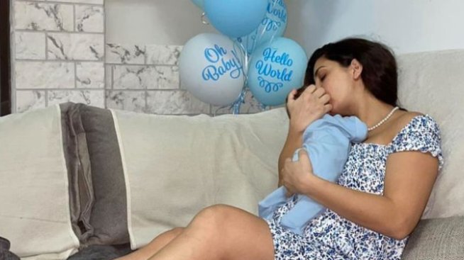 Християна Лоизу и първородният ѝ син Ромео. Снимка: Instagram