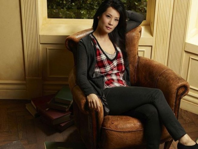 Снимка: Elementary © 2014 CBS Studios Inc. All Rights Reserved.