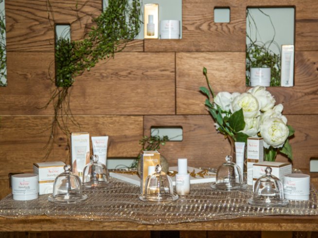Avène лансира новата си анти-ейдж грижа DermAbsolu 