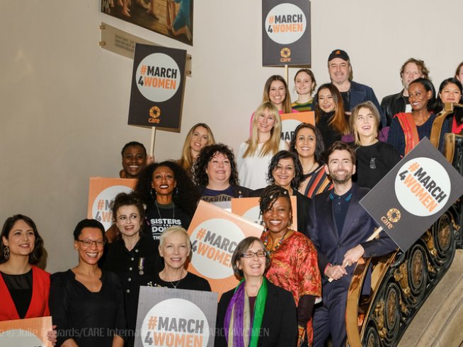 BOND на една сцена с много световни звезди с послание към жените: „Не сте сами!“