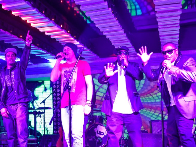 Blackstreet представиха новия химн на Празничните герои