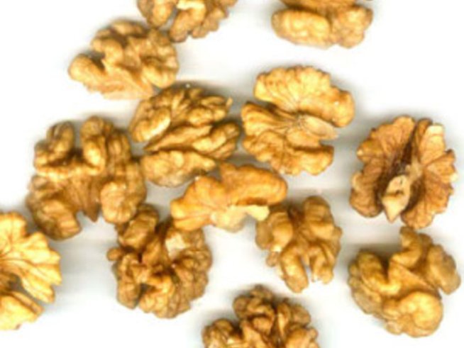 Суровите ядки са здравословни, ама не съвсем