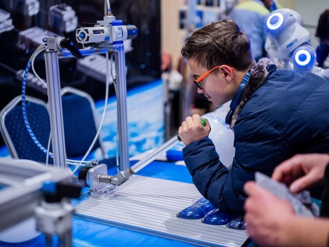 Над 2500 младежи посетиха „Базар на професиите“ 2022