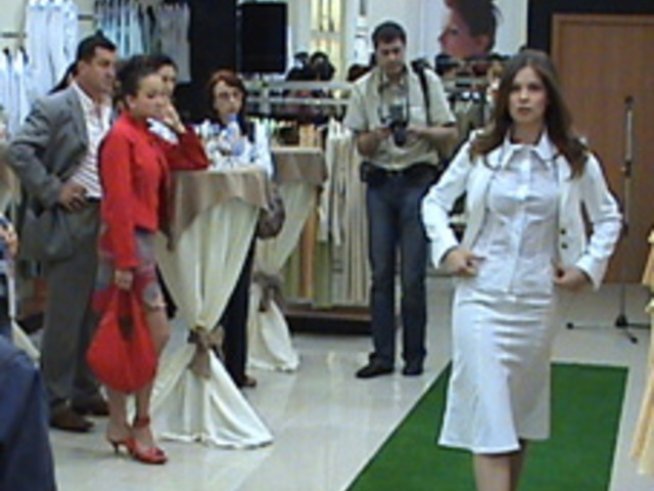 Леки свободни силуети