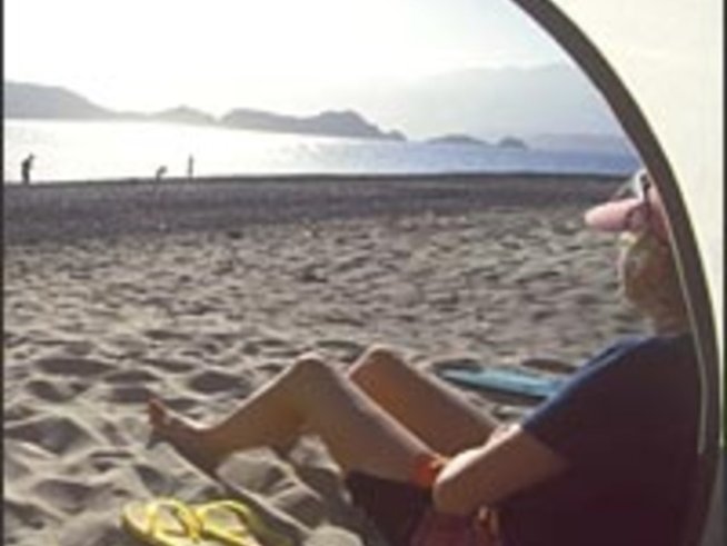 Море, палатка ... презервативи