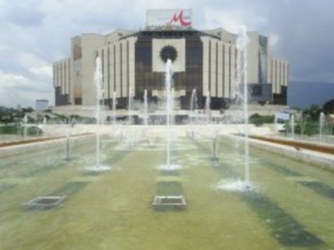 Оживяха отново фонтаните на НДК