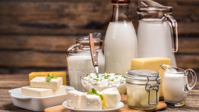 Млечните продукти могат да причинят поява на киселини. Снимка: istock