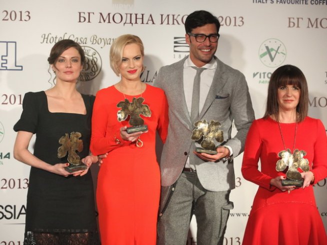 Теодора Духовникова, Ива Екимова, Мариан Кюрпанов и Жени Живкова. Снимка: Антон Марков