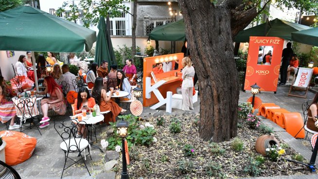 Лято с вкус на италиански аперитив в златния час на залеза