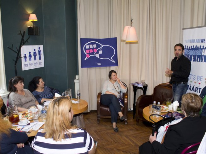 „Училище за родители: родителски срещи в бар“