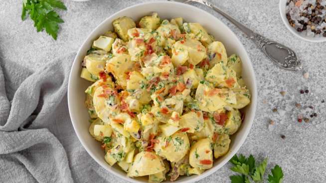 Направете си картофена салата с яйца. Снимка: istock