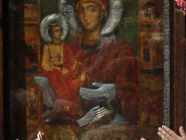 Чудо в Стара Загора – извира вода от църква