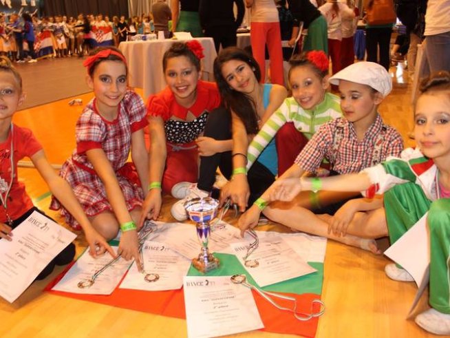 С три световни купи се завърнаха най-добрите ни танцьори от Италия