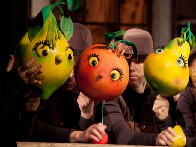 Снимка: Столичен куклен театър, "Малките плодчета"