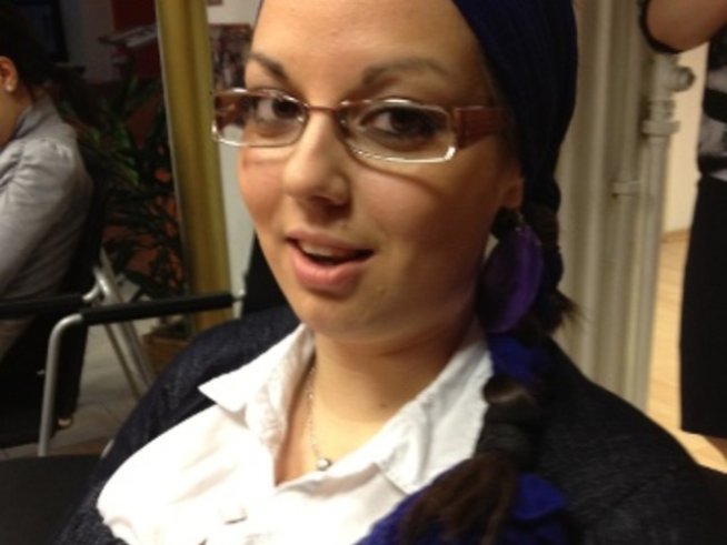 Прическа с шал за дълга коса