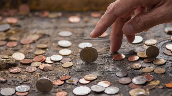 Какво означава, ако сънувате, че намирате монети?. Снимка: istock