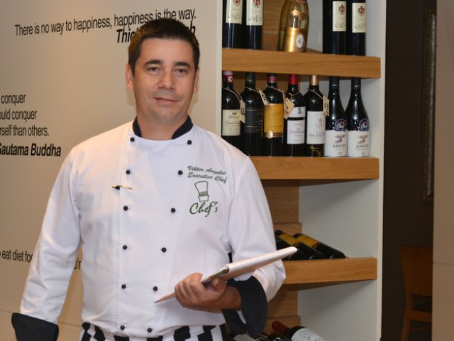 Шеф Виктор Ангелов 