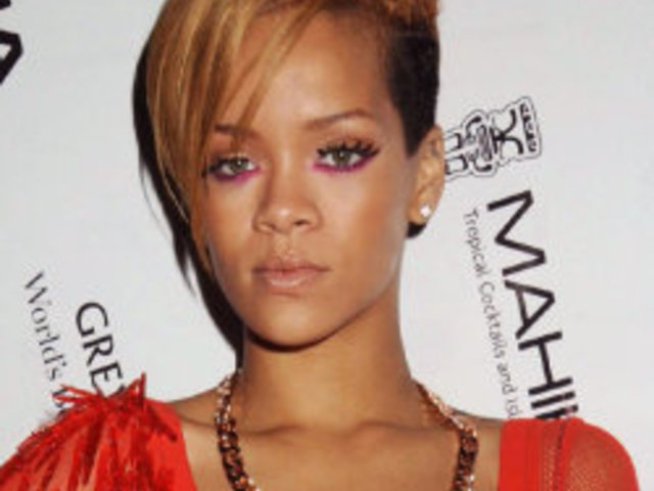 Прическата на Риана е сред най-търсените за лятото