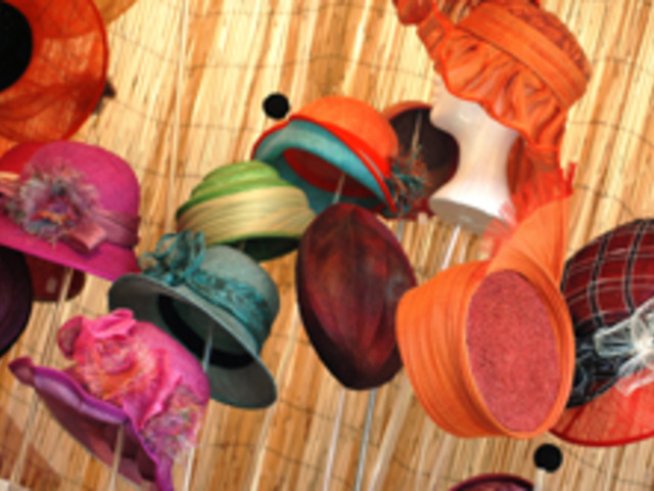 Мода на цветя спасява в жегата