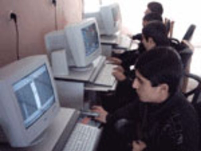 Интернет клубове за сираци