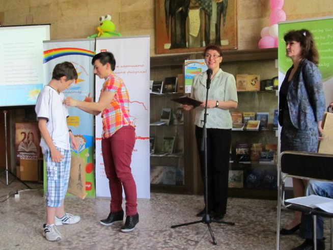 Стартира турнето на „Забавното лятно четене“