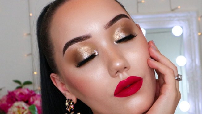 Празничен грим с Revolution