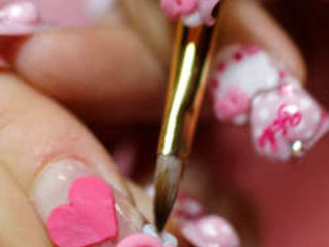 Стъпките за перфектен маникюр у дома