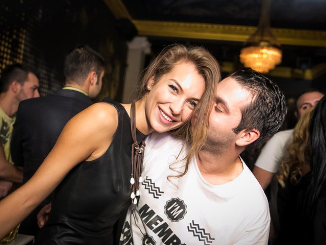 Никол Станкулова във вихъра на купона. Снимка: Дориян Тодоров, disco.bg