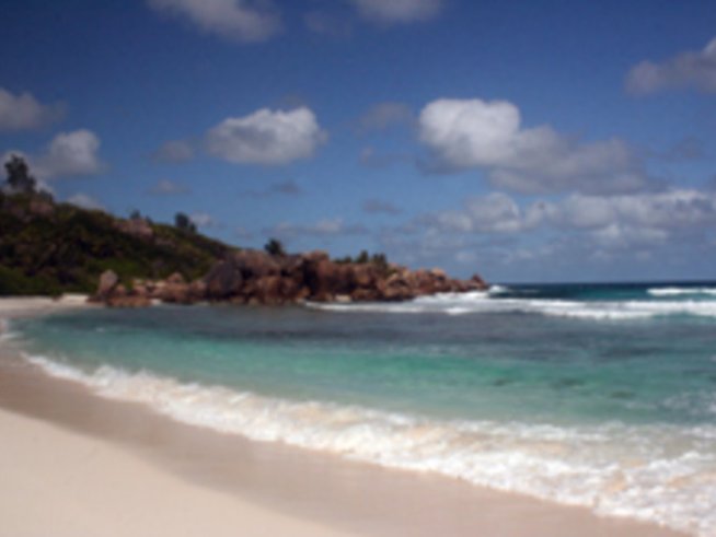 Уилям и Кейт на меден месец на самотен остров