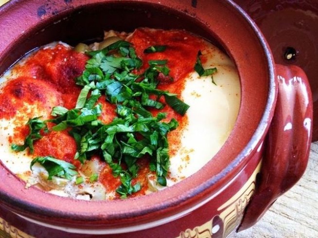 Сирене по шопски с кашкавал