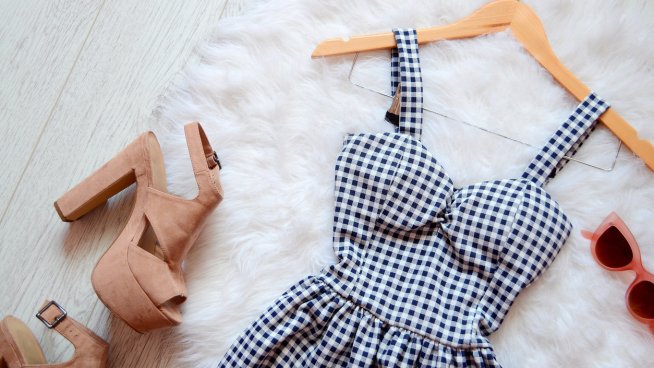 Идеи как да прикрием излишните килограми с подходящо облекло. Снимка: istock