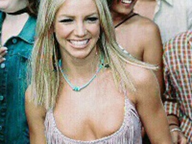 Бритни загуби децата си заради шофьорската си книжка