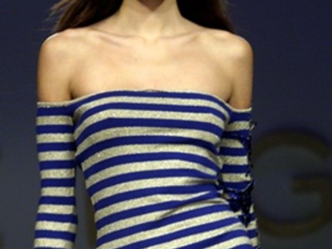 Морска мода в офиса – твърде неприлично