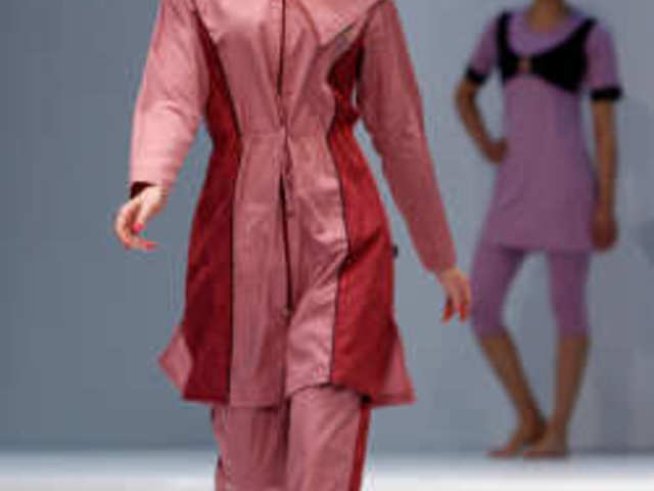 Арабска мода в банските костюми